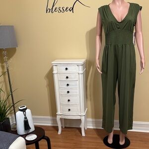 💕Just Be Olive Green Sleeveless Jumpsuit💕